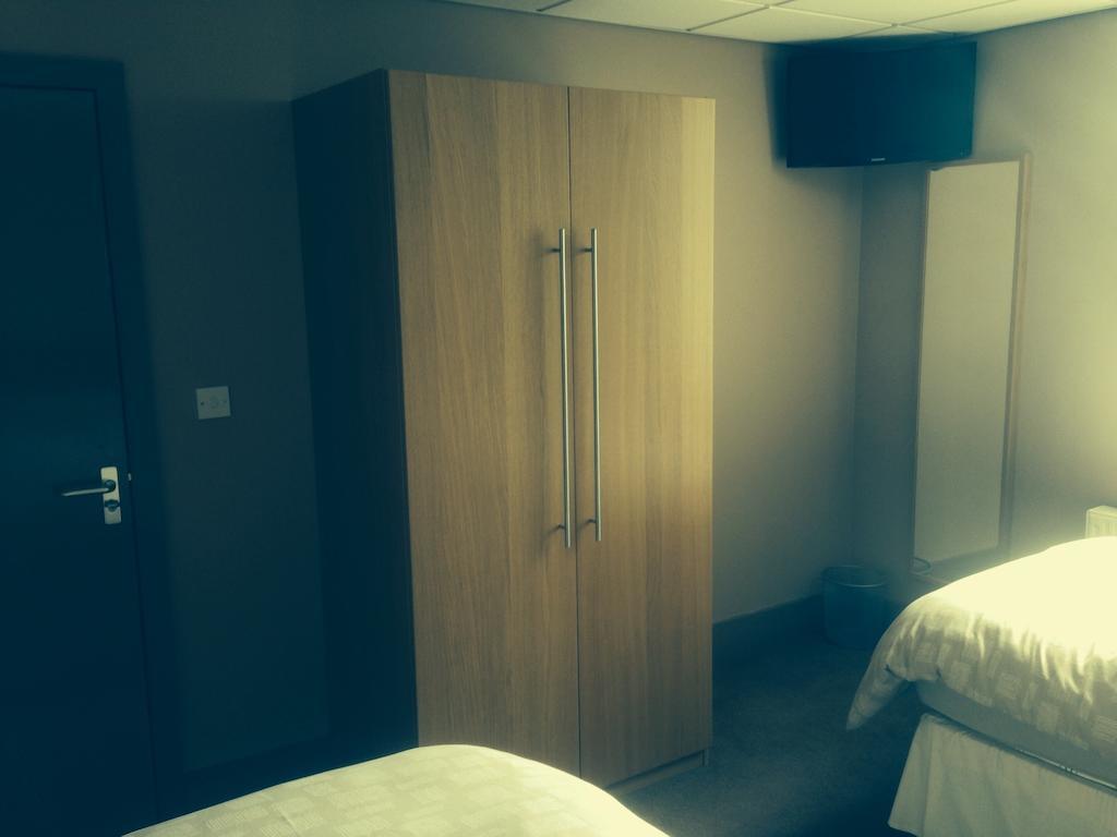 Coach & Horses Bed and Breakfast Tredegar Exterior foto